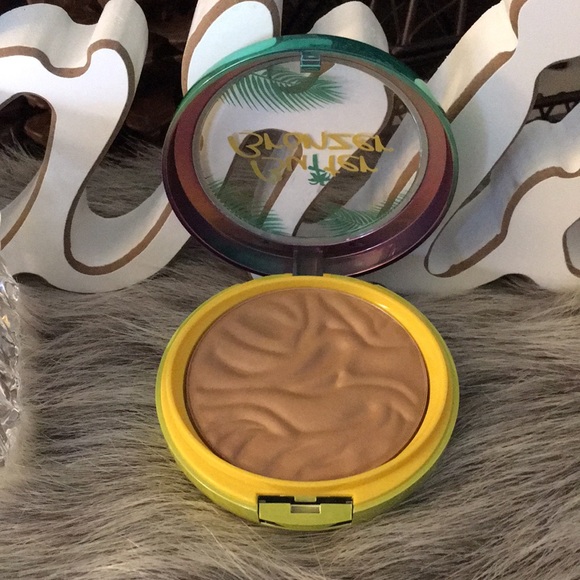 Physicians Formula Butter Bronzer 6676 - Picture 1 of 4